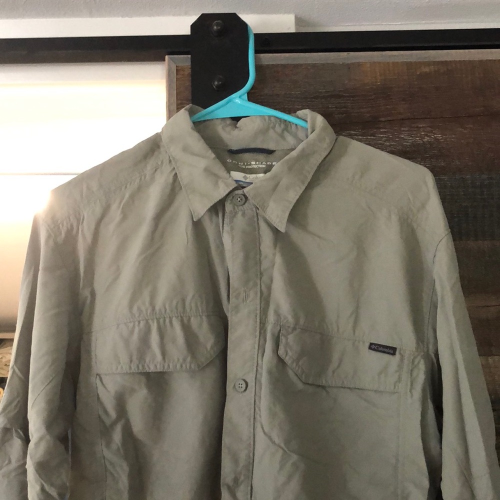Columbia Mens Large Khaki Omni shade shirt